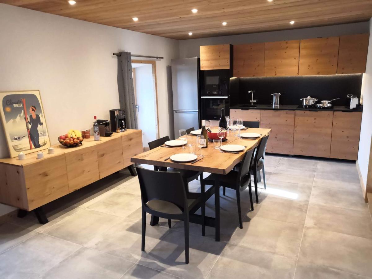 Chez Leon, Jacuzzi Et Sauna Des Le 1Er Septembre 2025 Samoëns Esterno foto