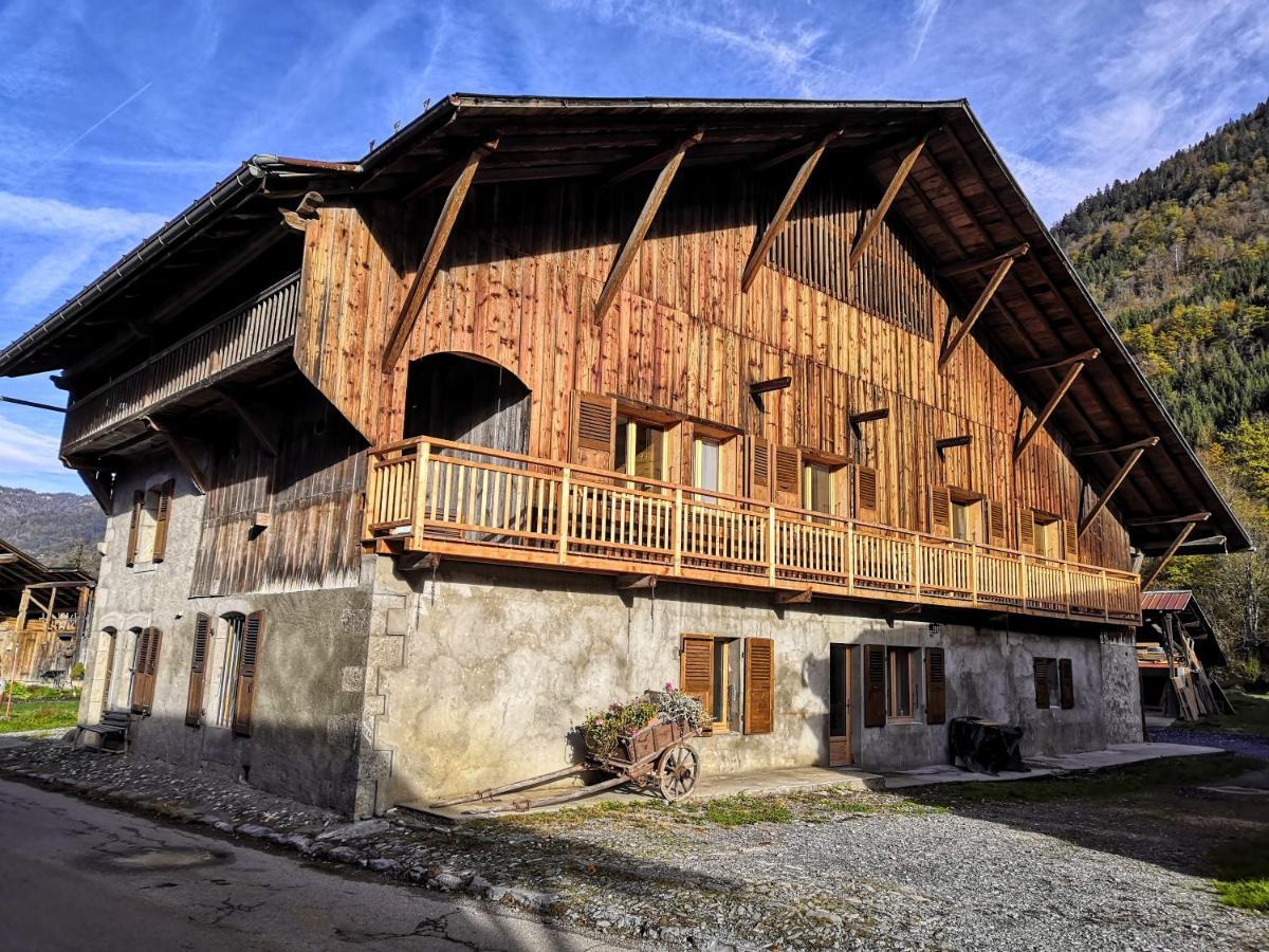 Chez Leon, Jacuzzi Et Sauna Des Le 1Er Septembre 2025 Samoëns Esterno foto