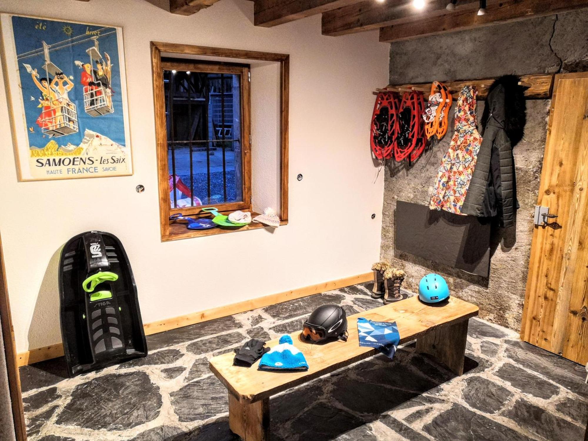 Chez Leon, Jacuzzi Et Sauna Des Le 1Er Septembre 2025 Samoëns Esterno foto