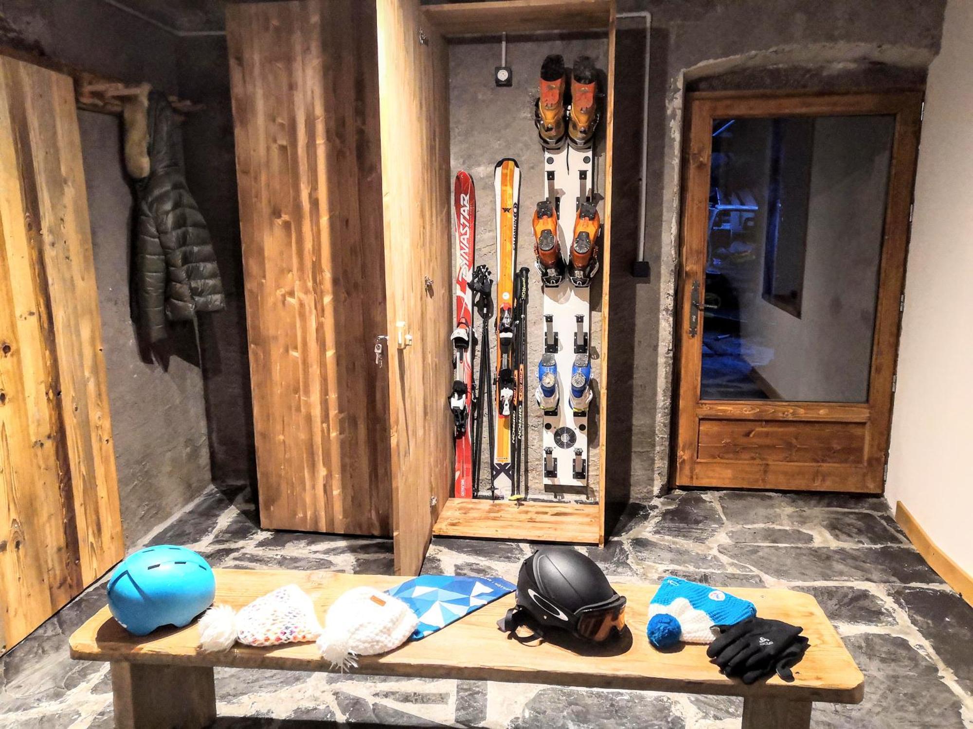 Chez Leon, Jacuzzi Et Sauna Des Le 1Er Septembre 2025 Samoëns Esterno foto